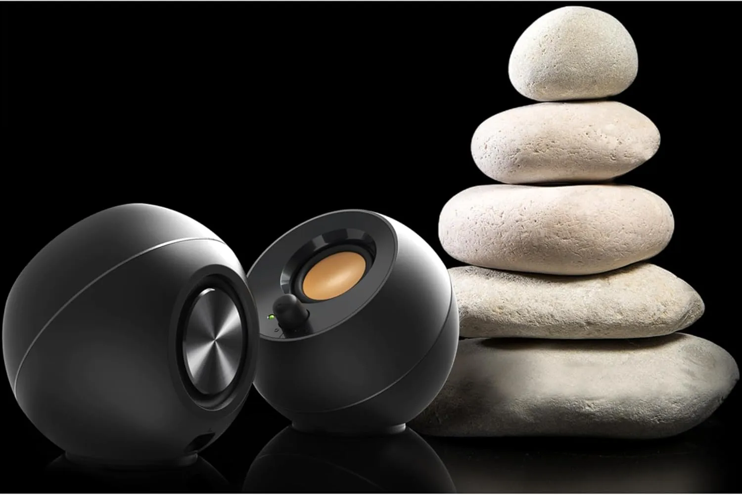 Creative Pebble 2.0 USB-Powered Desktop Speakers with Far-Field Drivers and Passive Radiators for Pcs and Laptops (Black)