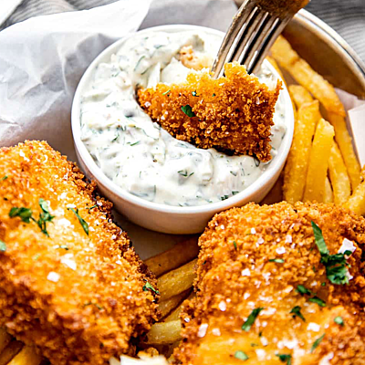 Crispy Fish Fillet with Fries and Tartar Sauce