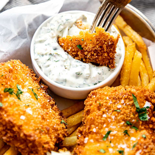Crispy Fish Fillet with Fries and Tartar Sauce