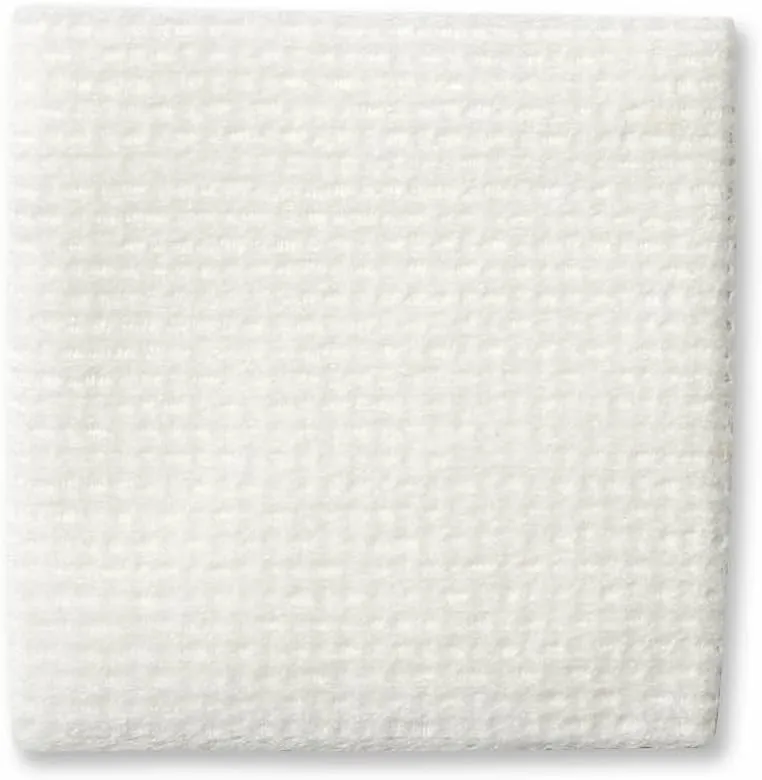 Curad SoothePlus Gauze Pads with Arm & Hammer Baking Soda, 2" x 2", 25 count (Pack of 1) White 2”x2” (1 x 25 Count)