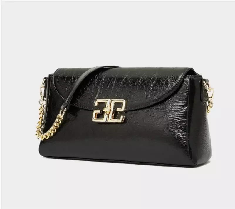 OIL WAXED COWHIDE BAG BLACK