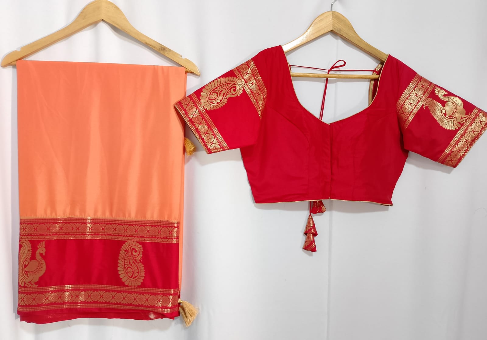 N542: Ready To Ship Beautiful  Saree With Stitched Blouse