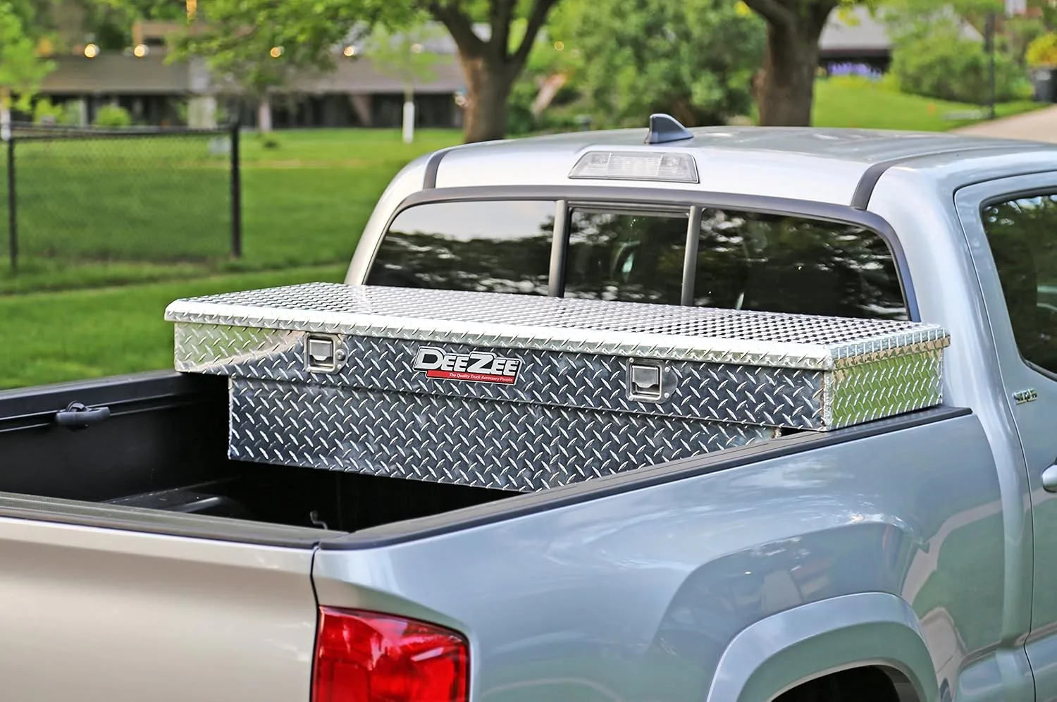 Dee Zee DZ8163 Red Label Crossover Tool Box