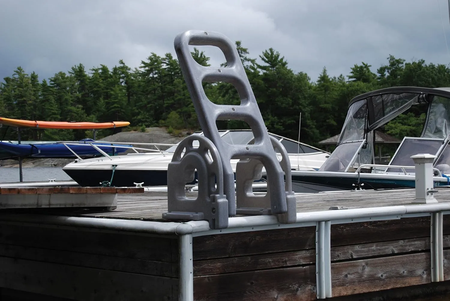 DOCK EDGE Flip-Up Polyethylene Roto Molded 4-Step Dock Ladder - Grey