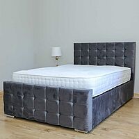 white queen sized bubble beds