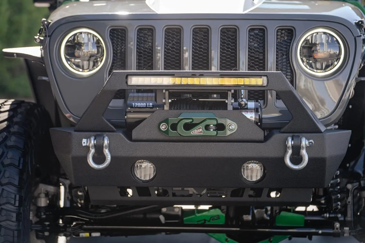 DV8 Offroad 20" LED Light Bar - 8820 Lumens, IP68, BE20SW105W
