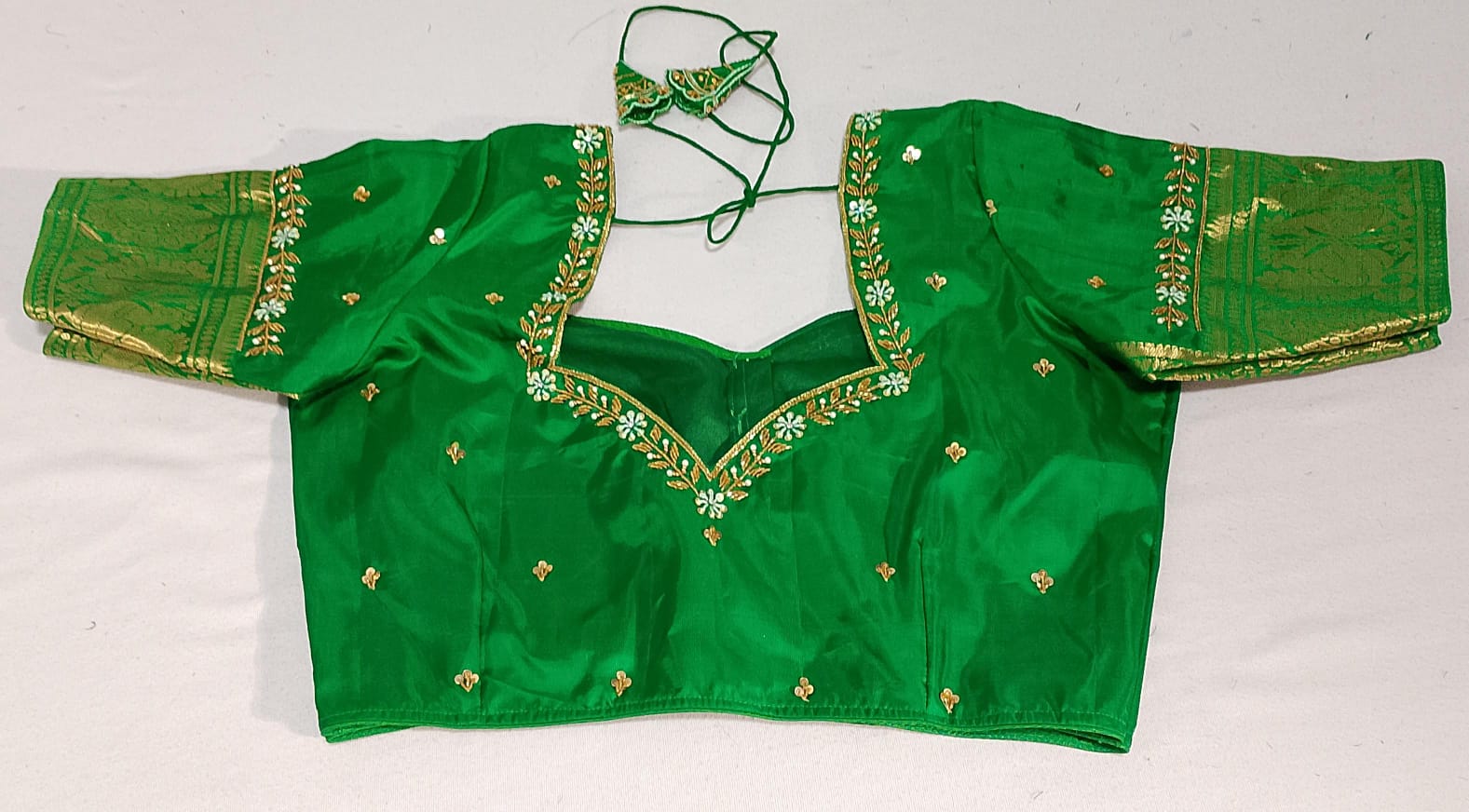 N392: Ready To Ship Beautiful Pure Kanchipattu Saree With Stitched Maggam Work Blouse N392: Ready To Ship Beautiful Pure Kanchipattu Saree With Stitched Maggam Work Blouse