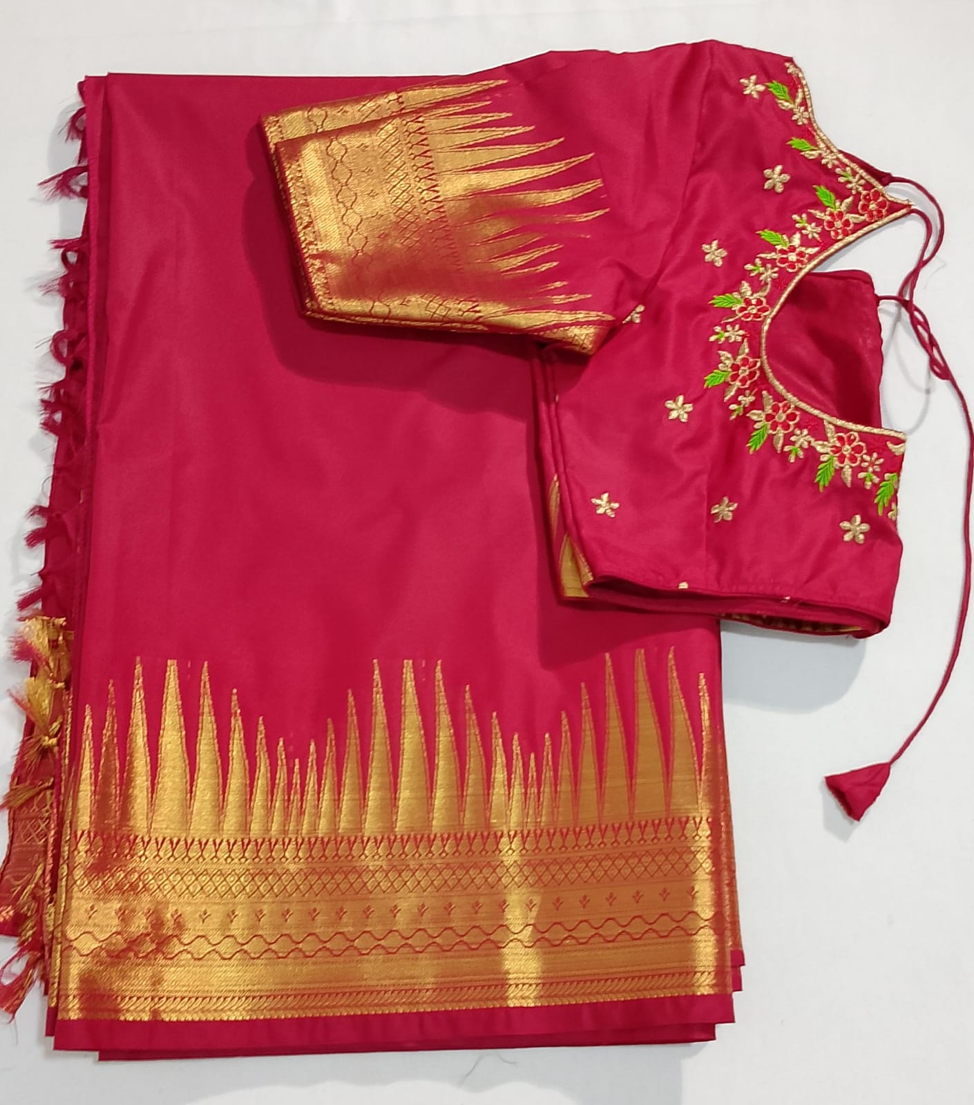 N159: Ready To Ship Beautiful Saree With Stitched Blouse