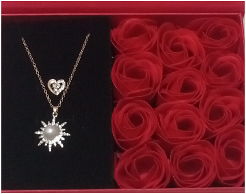 LOVE FOREVER GIFT PACK (RING, EARRINGS + ROSE PETALS)