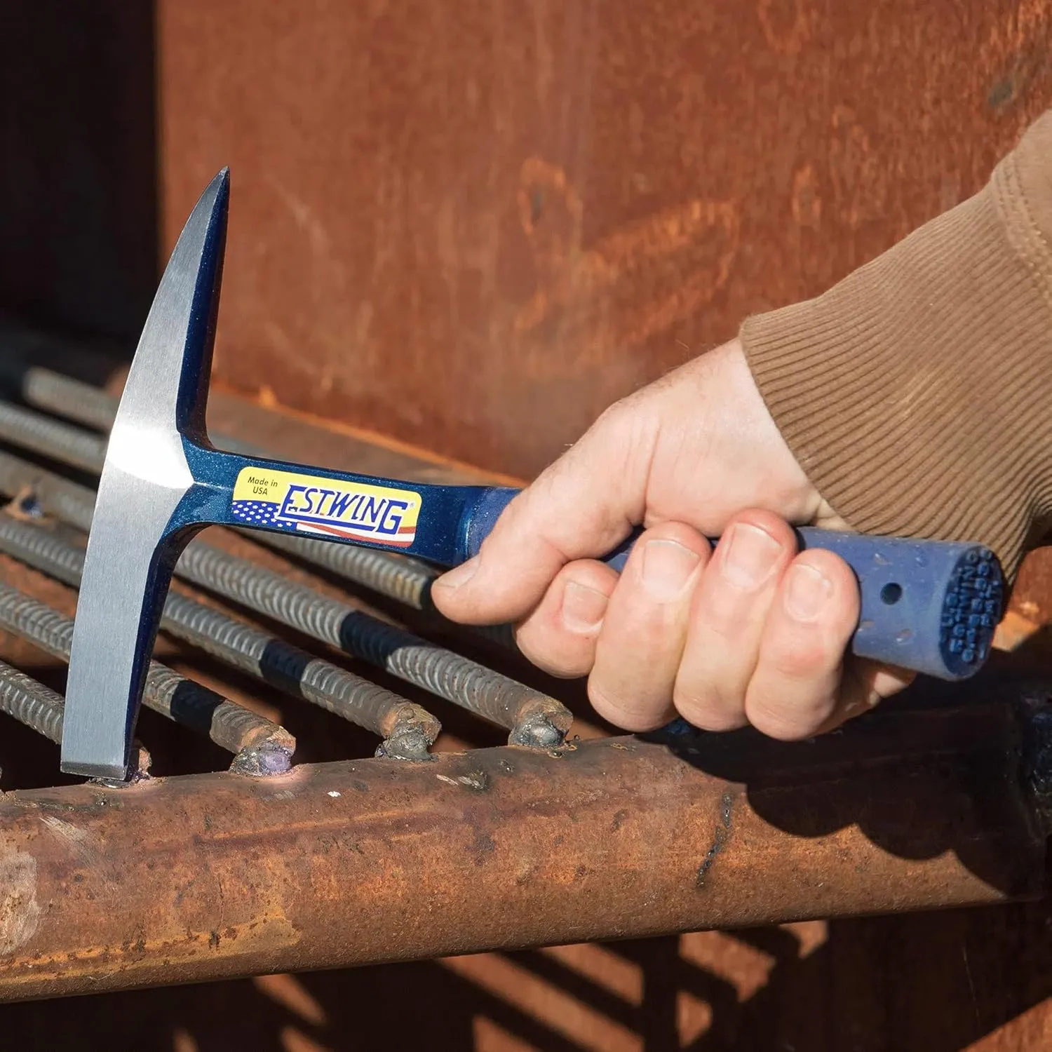 ESTWING Welding/Chipping Hammer - 14 oz Slag Removal Tool with Forged Steel Construction & Shock Reduction Grip - E3-WC