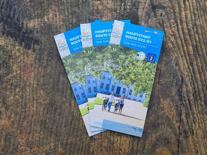 Flyer Hauptstadtroute EV2/R1