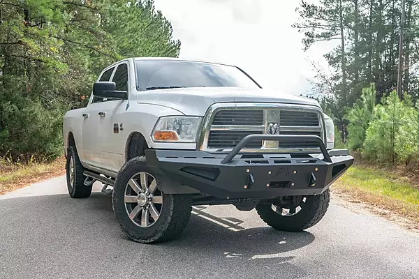 Fab Fours 10-18 RAM HD RED STEEL F W/BAR (DR10-RS2962-1)