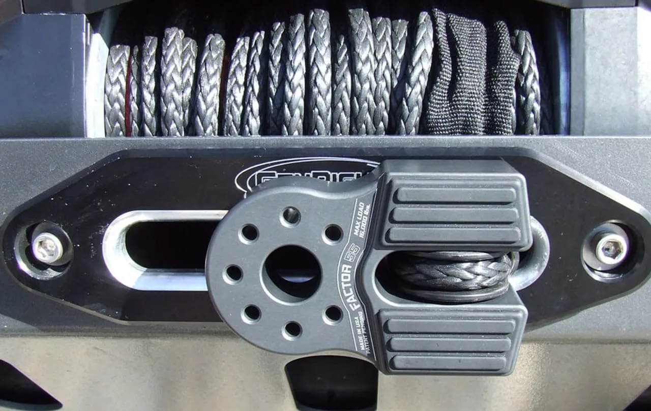 FACTOR 55 FlatLink Folding Winch Shackle Bracket