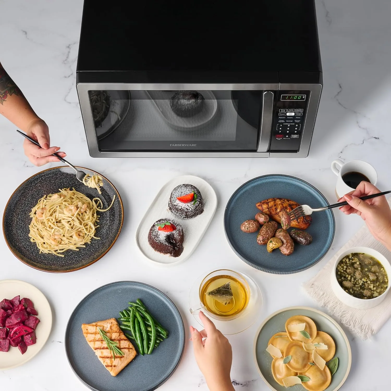 Farberware Countertop Microwave Oven 1000 Watts with LED Lighting & Child Lock