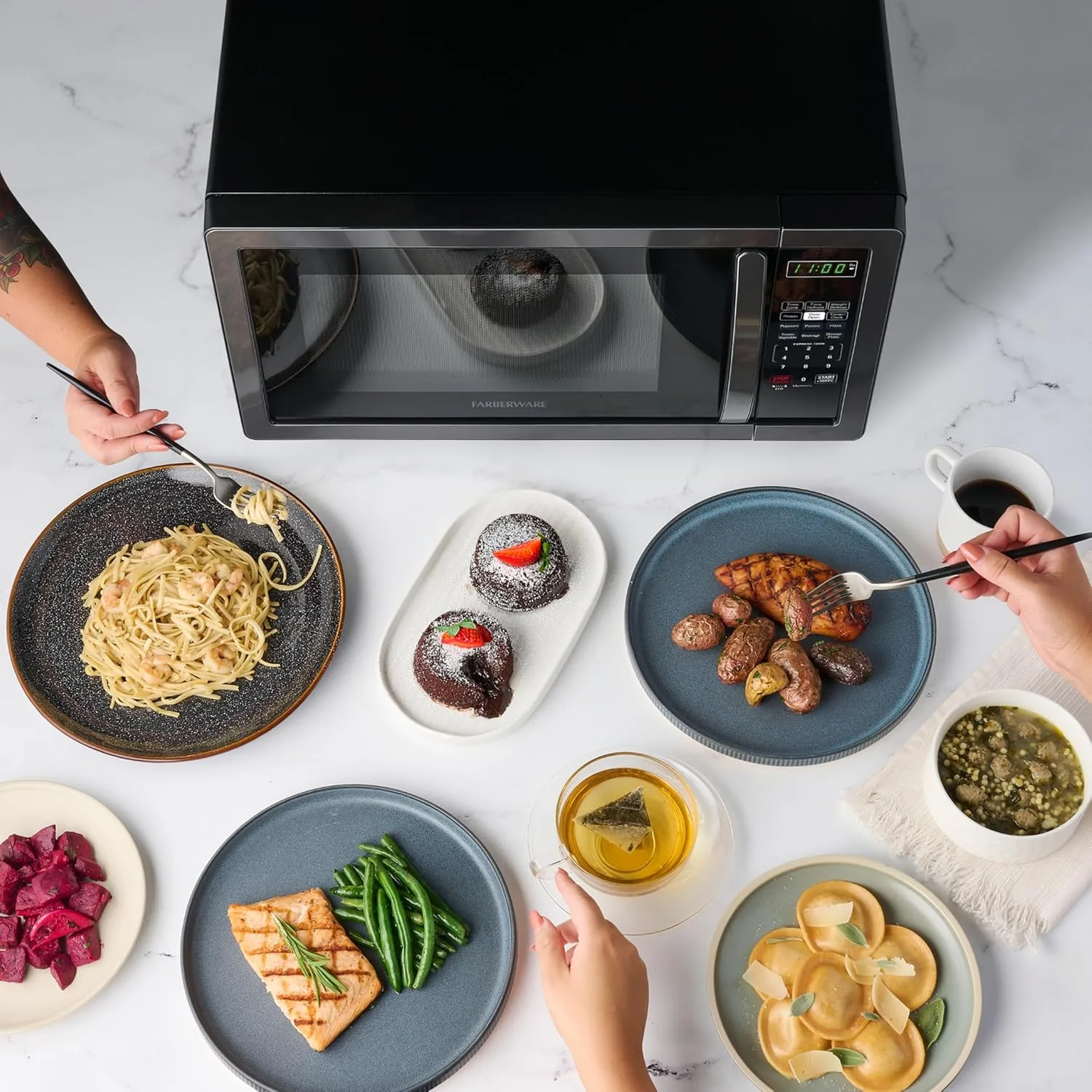 Farberware Countertop Microwave Oven 1000 Watts with LED Lighting & Child Lock