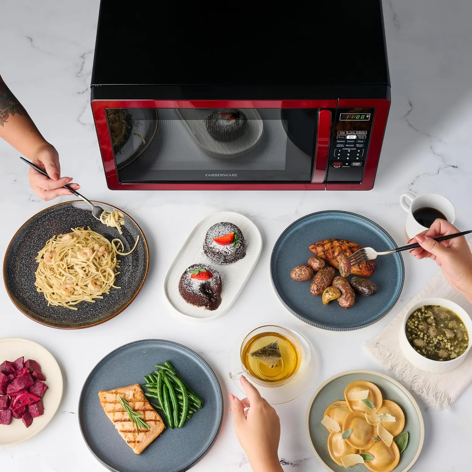 Farberware Countertop Microwave Oven 1000 Watts with LED Lighting & Child Lock