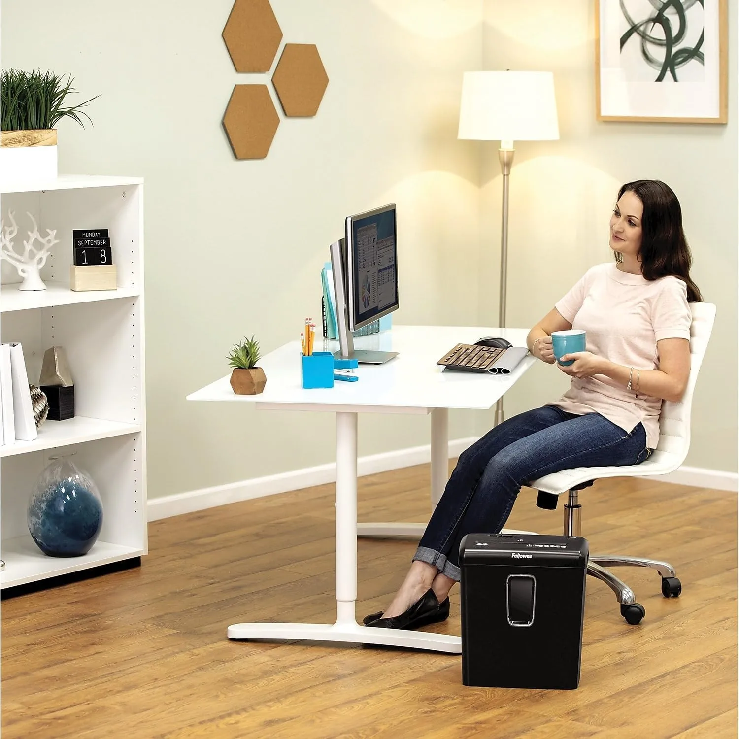 Fellowes PowerShred P-30C 6 Sheet Cross-Cut Deskside Paper Shredder for The Home Office 6-Sheet Paper Shredder