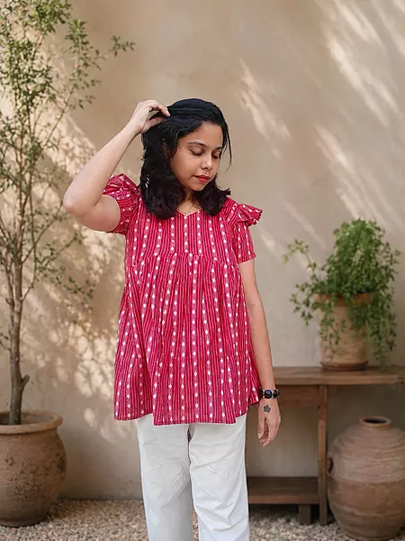 Short Top: Ruffle sleeves Maroon