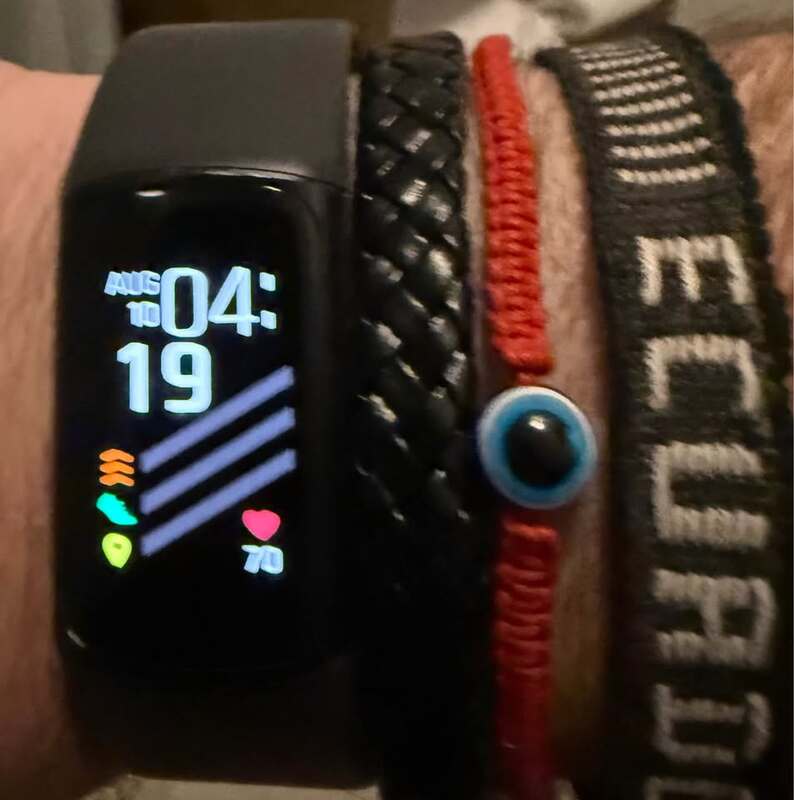 Fitbit Charge 6 con garantía extendida de 3 años