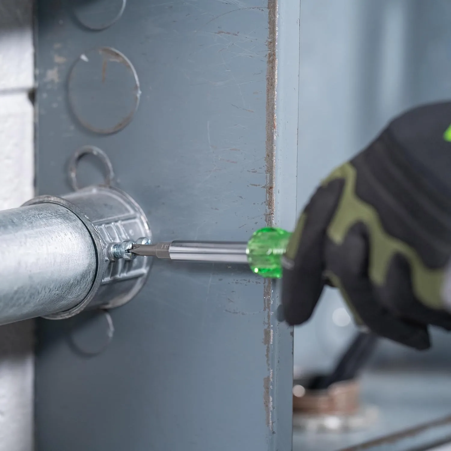 Greenlee 0153-42C 6-in-1 Multi-Tool Screwdriver with Flat-Tip, Phillips, and Hex Bits