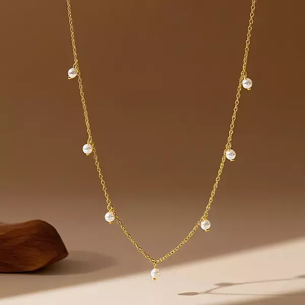 Hanging Pearls Necklace