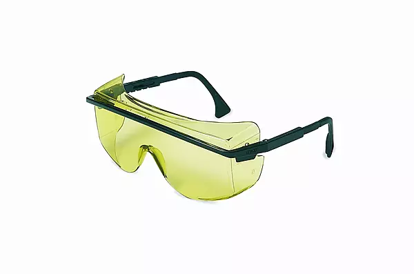 UVEX by Honeywell 763-S2505 OTG 3001 Astrospec, Black Frame, SCT-Low IR Lens, Ultra-Dura Anti-Scratch Coating, Black/Clear