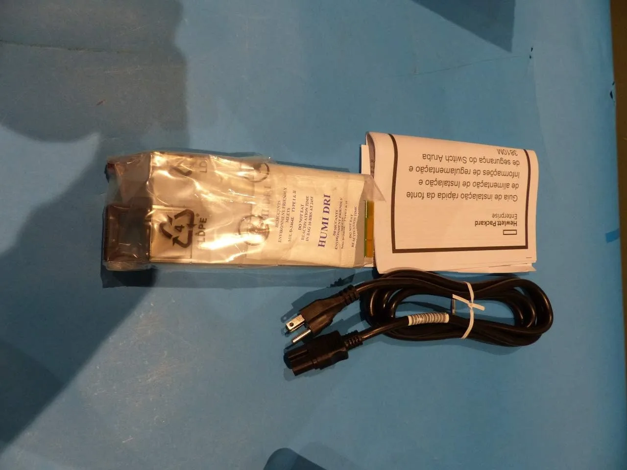 HPE Aruba X372 - Power supply - hot-plug/redundant (plug-in module) - AC 100-240 V - 680 Watt - United States - - JL086AABA