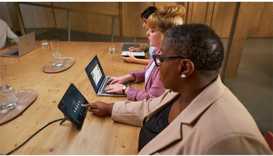 HP EliteBook X G1a 14" Notebook Next Gen AI PC - 2.8K - 2880 x 1800 - (AMD Ryzen AI 7 PRO 360 Octa-core (8 Core) 2 GHz) - 16 GB Total RAM - 16 GB On-Board Memory - 512 GB SSD - Glacier Silver - Smart