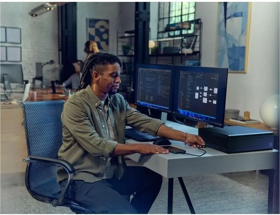 HP EliteDesk 8 G1i Desktop Computer - Intel Core Ultra 5 235 - 32 GB - 512 GB SSD - Small Form Factor - Jack Black - Smart Buy