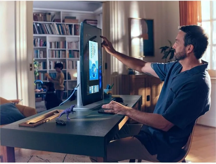 HP EliteStudio 8 AiO G1i All-in-One Computer - Intel Core Ultra 7 - 16GB - 512GB SSD - 23.8" Touchscreen