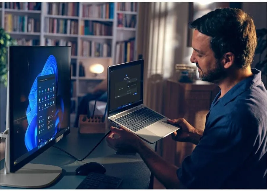 HP EliteStudio 8 AiO G1i All-in-One Computer - Intel Core Ultra 7 - 16GB - 512GB SSD - 23.8" Touchscreen