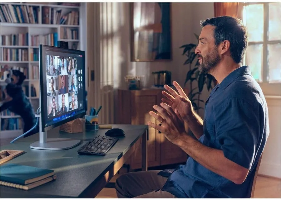 HP EliteStudio 8 AiO G1i All-in-One Computer - Intel Core Ultra 5 235 - vPro Technology - 16 GB - 512 GB SSD - 23.8" Full HD - Pike Silver - Windows 11 Pro