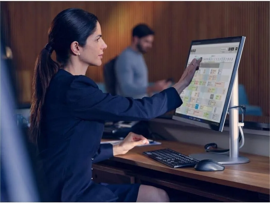 HP EliteStudio 8 AiO G1i All-in-One Computer - Intel Core Ultra 5 235 - vPro Technology - 32 GB - 512 GB SSD - 23.8" Full HD - Pike Silver - Intel Q870 Chip - 1920 x 1080 - Windows 11 Pro