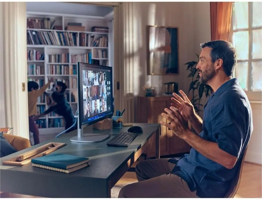HP EliteStudio 8 AiO G1i All-in-One Computer - Intel Core Ultra 5 235 - vPro Technology - 32 GB - 512 GB SSD - 23.8" Full HD - Pike Silver - Intel Q870 Chip - 1920 x 1080 - Windows 11 Pro
