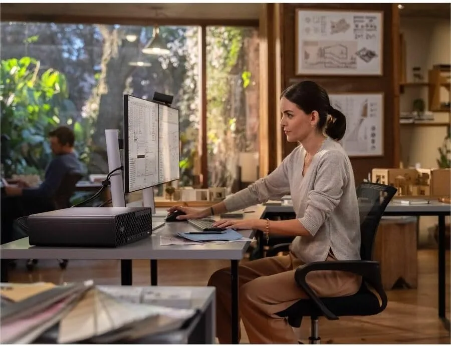 HP Z2 G1i Workstation - Intel Core Ultra 7 265, 32GB RAM, 1TB SSD, NVIDIA RTX 2000, SFF