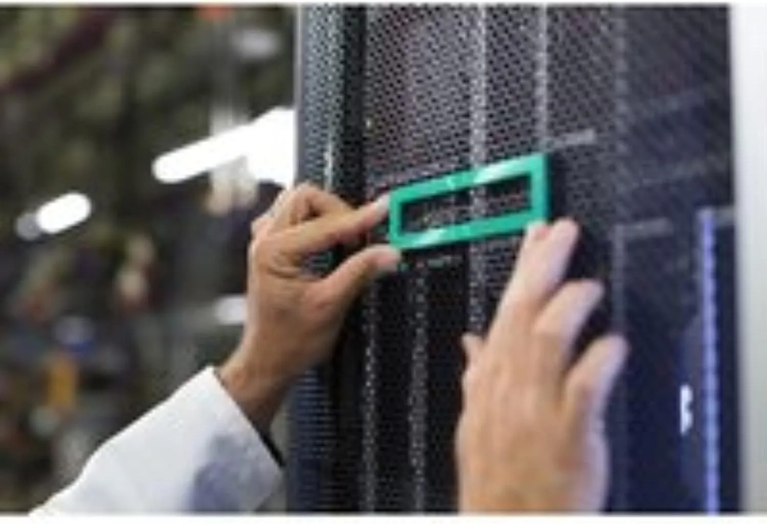 HPE Aruba 10G SFP+ LC SR 300m OM3 MMF Transceiver - J9150D