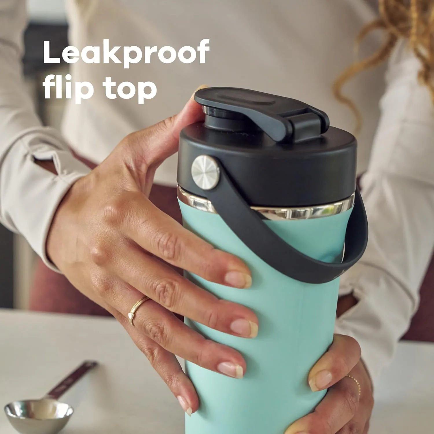 HYDRO FLASK 24 oz Insulated Stainless Steel Shaker Bottle