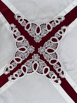 EMBROIDERED DINNER NAPKINS