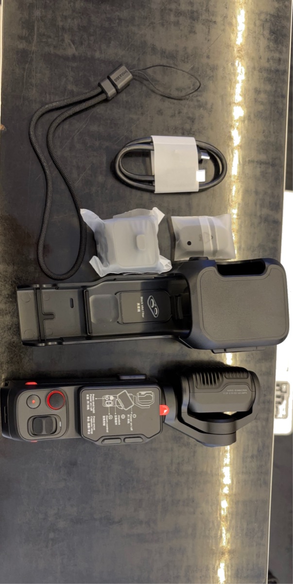 Insta360 Luna Ultra Standard Combo (Cosmic Black) Like New s.nBTLA3ABDGSEJV9