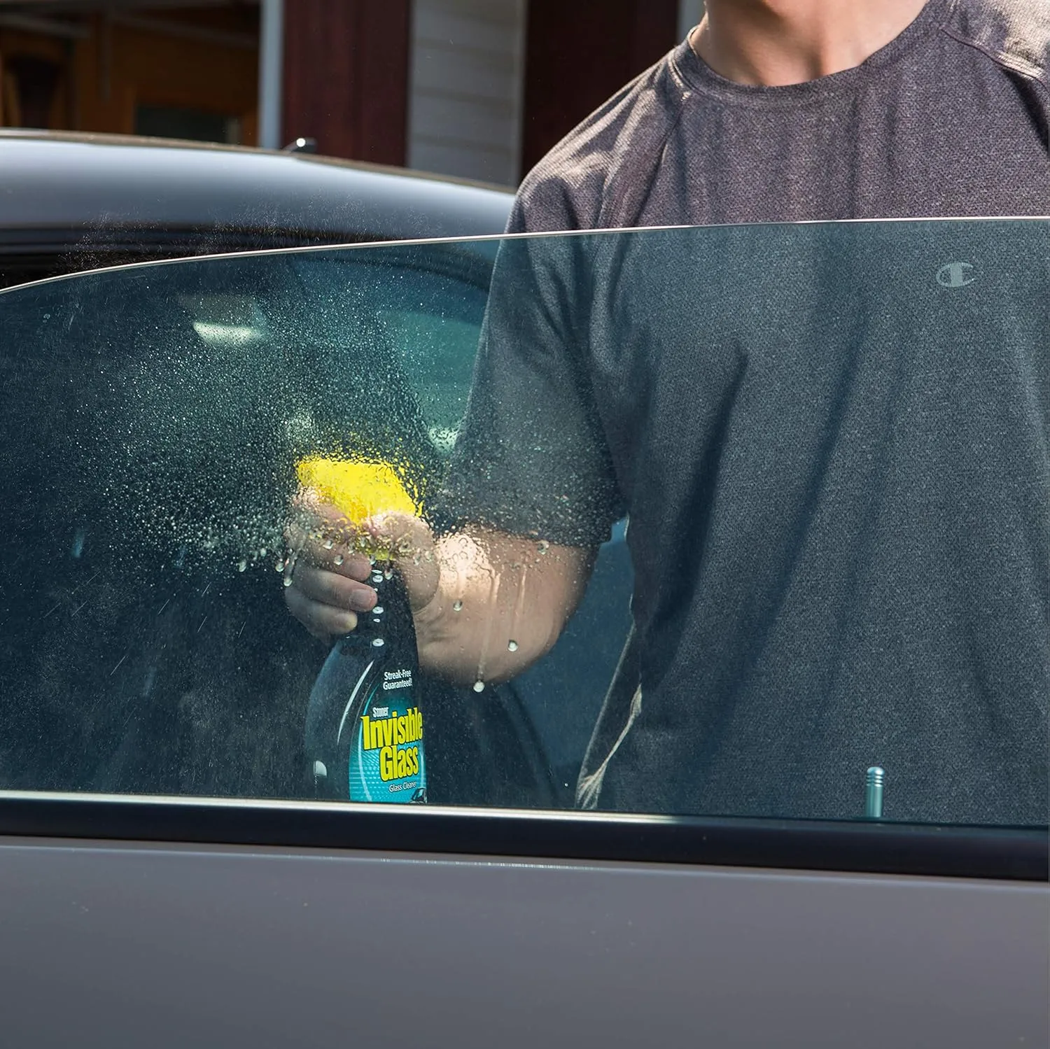 Invisible Glass 92164 Premium Glass Cleaner Spray for Car Windshields and Windows, Automotive and Home Window Cleaner, Streak-Free, Ammonia-Free, Tint-Safe – 22 fl oz 22 Fl Oz (Pack of 1)