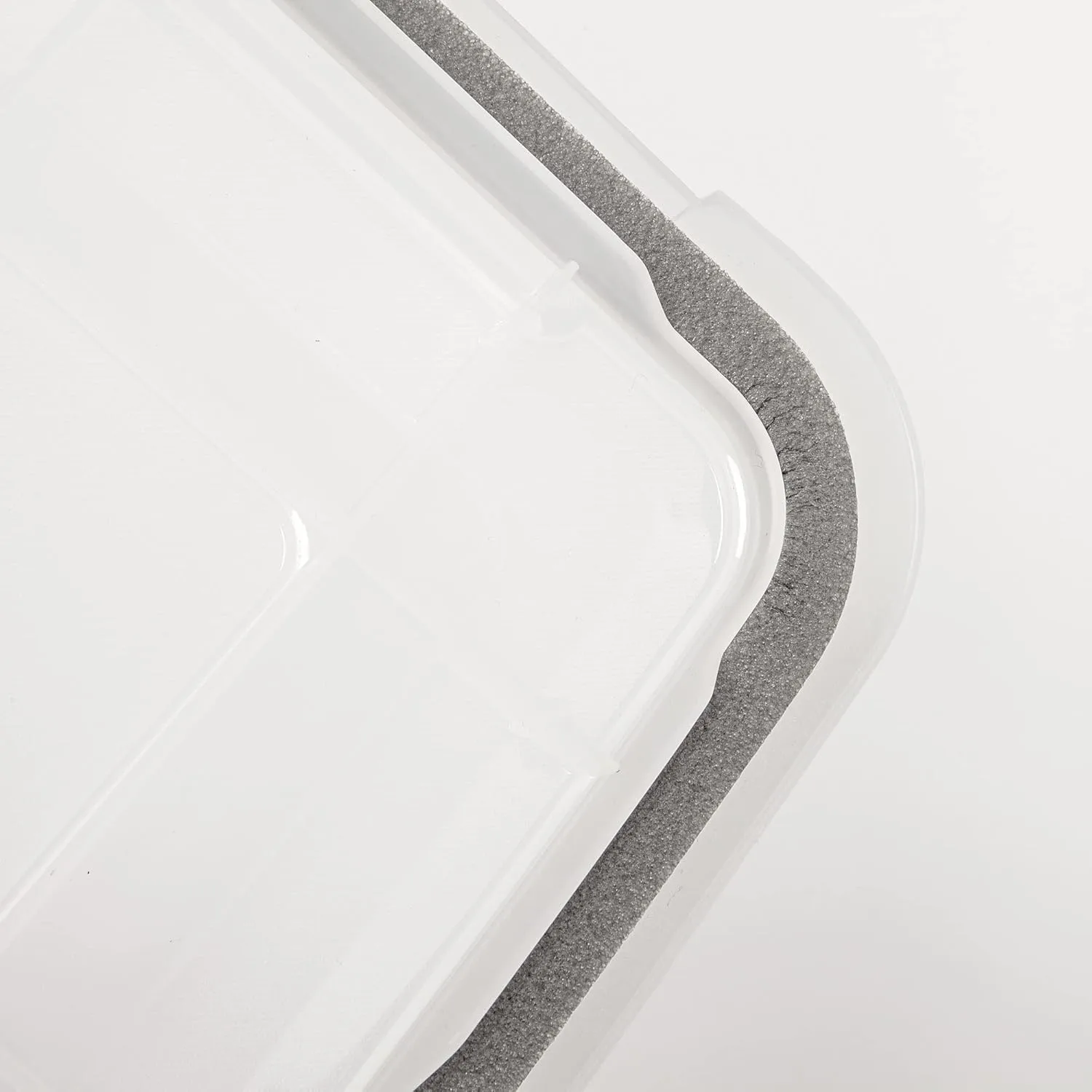 IRIS USA WEATHERPRO Weathertight Plastic Storage Box