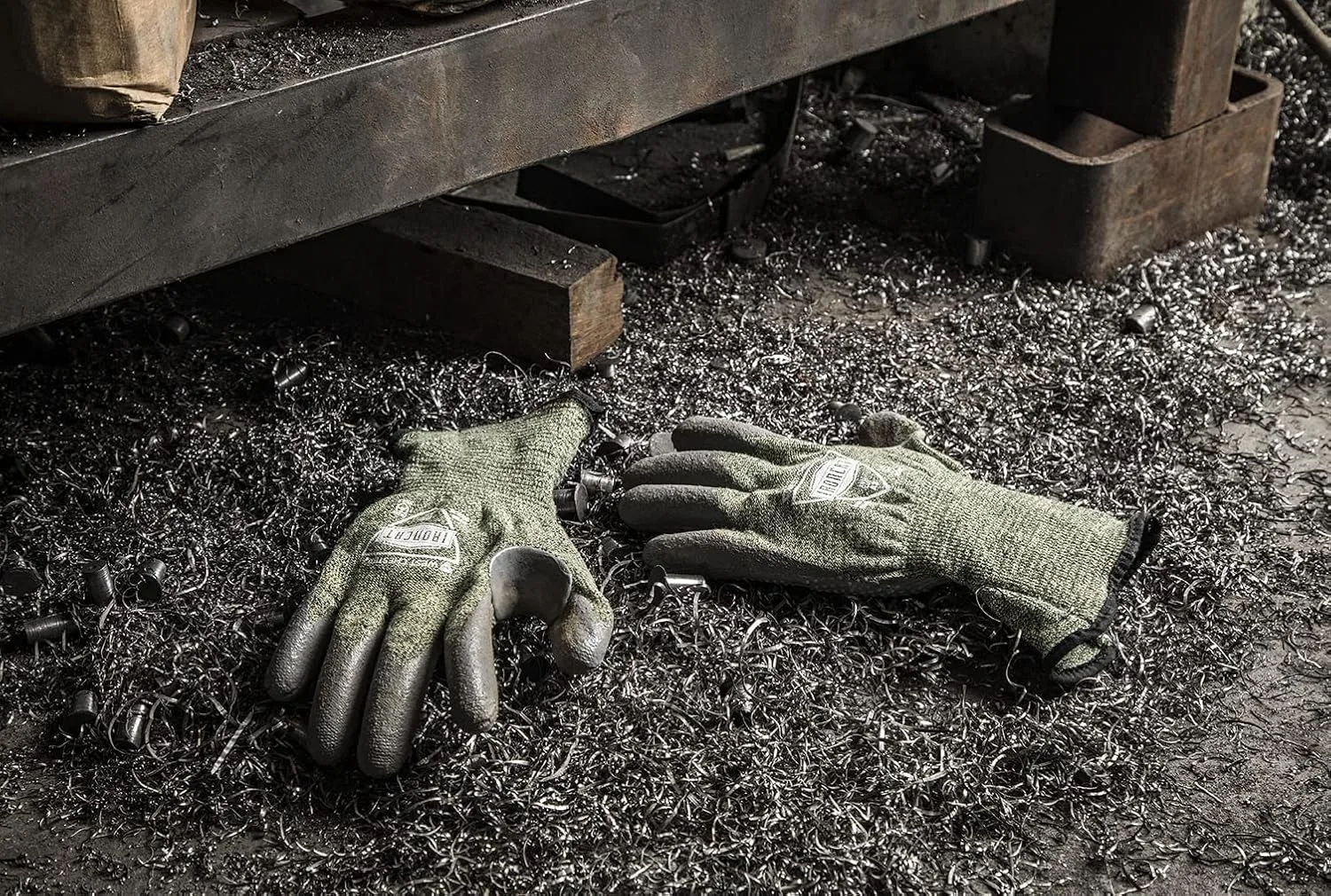 IRONCAT 6100 Metal Tamer TIG Welding Gloves - Fire-Resistant Silicone-Coated Palm