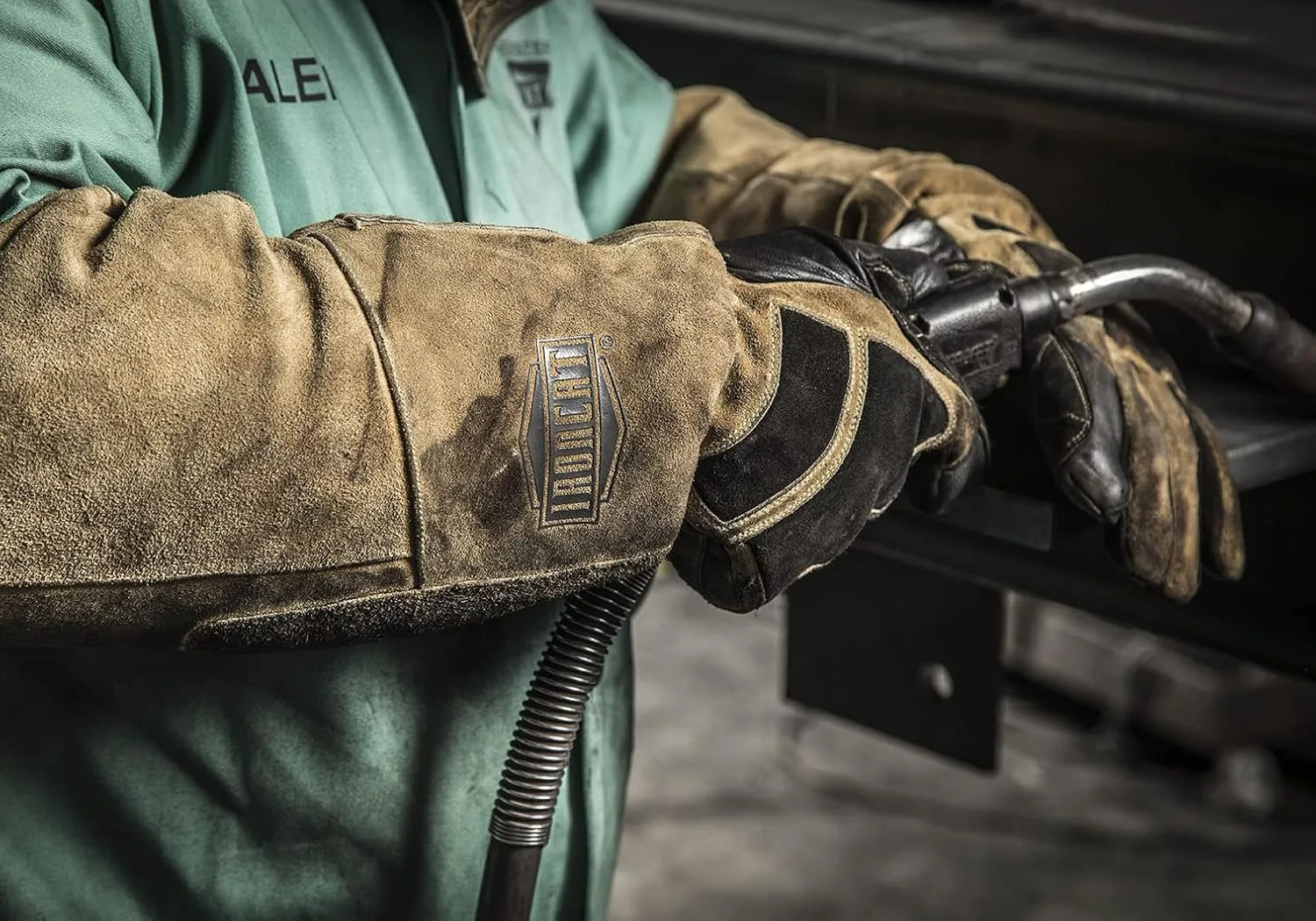 IRONCAT Premium Grade Top Grain Goatskin Welder's Glove, Cotton/Foam Lining, Climax Aerogel Insulation, 22" Length