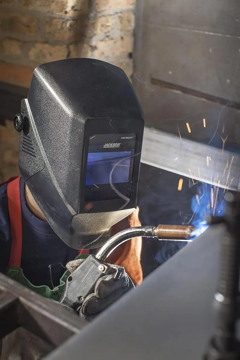 Jackson Safety Insight ADF Ultra-Lightweight Auto-Darkening Welding Helmet