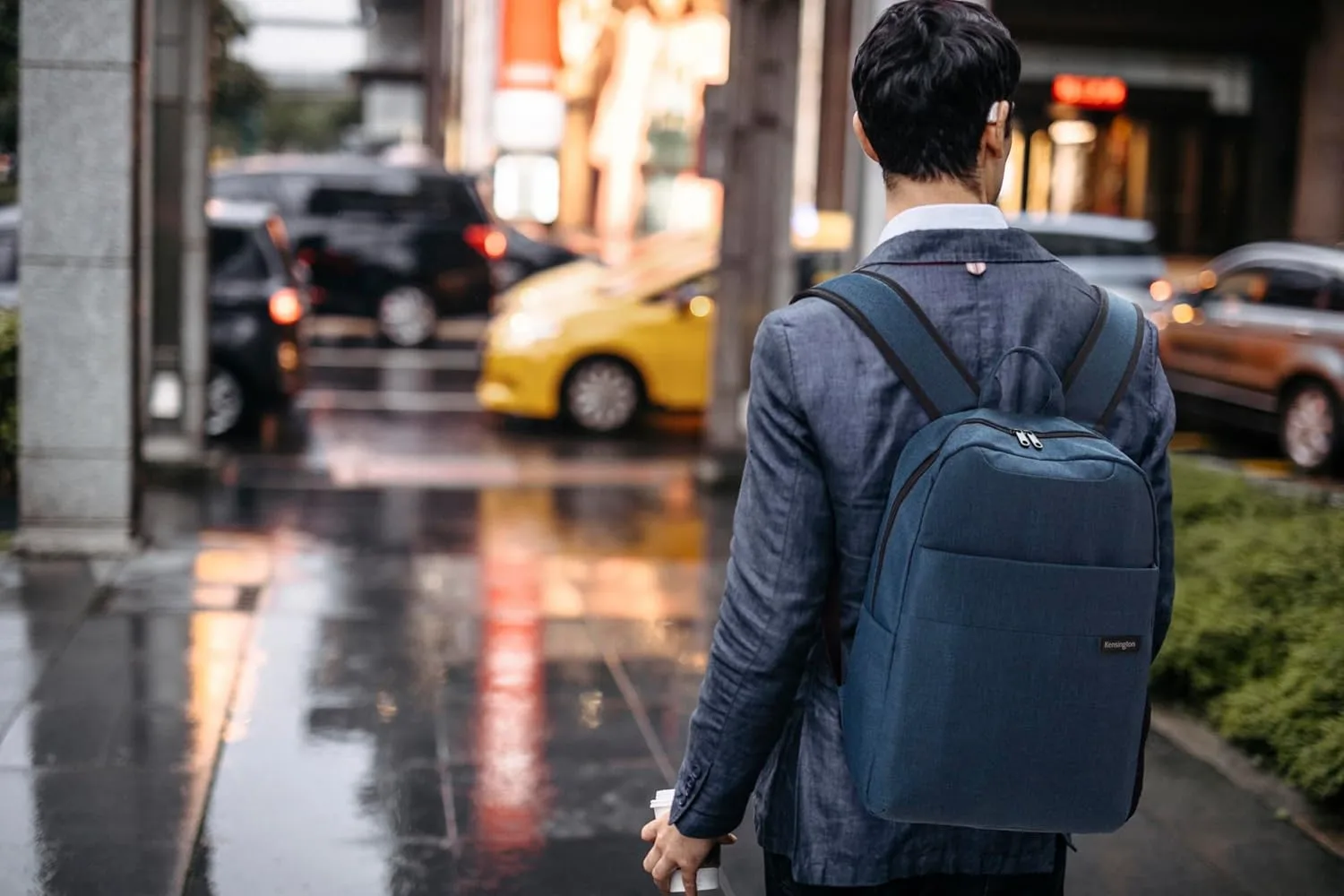 KENSINGTON Simply Portable Lite Backpack - Fits up to 16 in Laptop