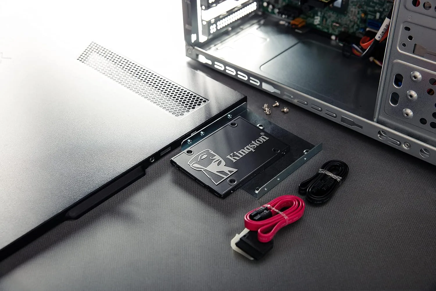 Kingston KC600 SSD SKC600/1024G Internal SSD 2.5" , SATA Rev 3.0, 3D TLC, XTS-AES 256-bit encryption 1024 GB 2.5 Inch Drive Only
