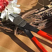 KNIPEX High-Leverage Diagonal Cutting Plier — 3/3.5/4.6 mm Capacity