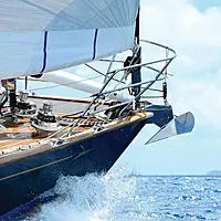 Lewmar Pro Sport 550 12V Windlass for 1/4" G4 Chain, Manual Freefall, Maximum Pull 550 lbs., Port Side Mounted Gypsy, for Boats 20'-30' - 2020201167