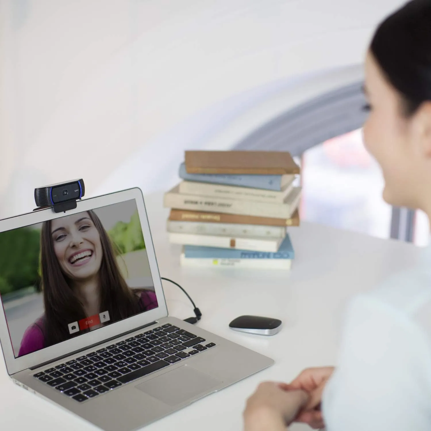 Logitech C920S HD Pro Webcam, Full HD 1080p/30fps Video Calling, Clear Stereo Audio, Light Correction, Privacy Shutter