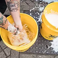 Meguiar's Yellow Bucket, Car Wash Bucket for Water and Suds - 3.5 Gallon Grit Guard